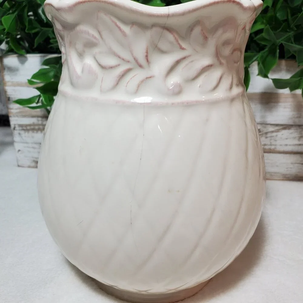 Isabella By JCPenney Home Collection Small Ivory Canister With Lid & Seal